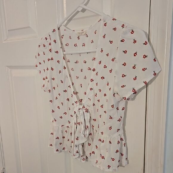 Floral White Blouse with Red Accents - Picture 3 of 4